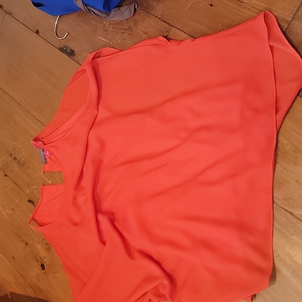 Vince Camuto top, small